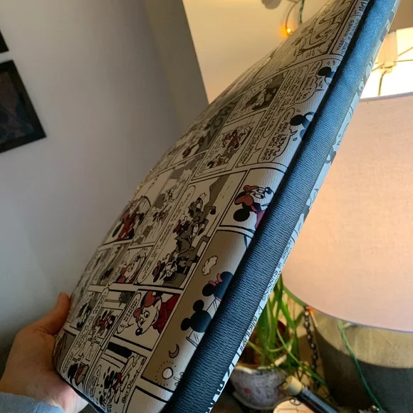 Authentic KATE SPADE Saffiano/leather trim Disney print zip around laptop sleeve - Picture 10 of 11